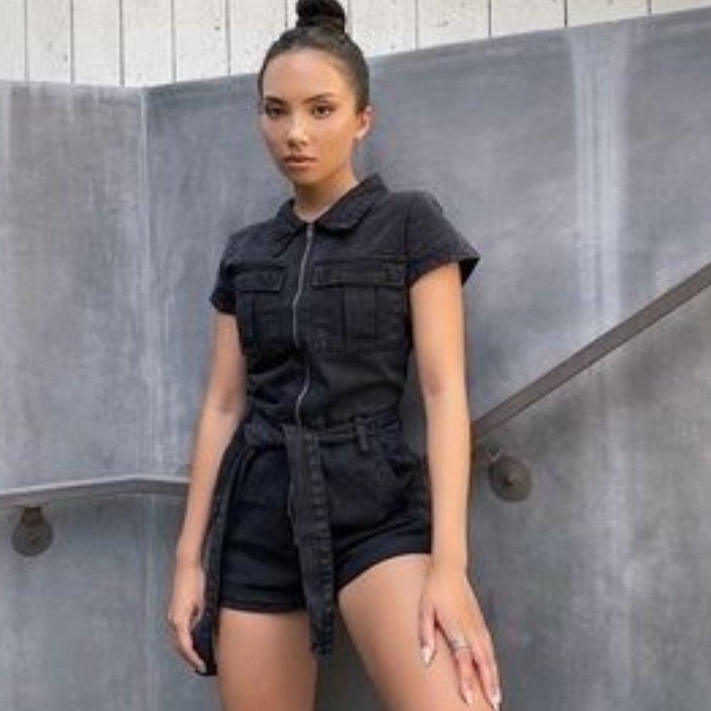 π₯HOT ITEMπ₯ White Fox Boutique Summer Denim Romper in Black Acid - Picture 8 of 12